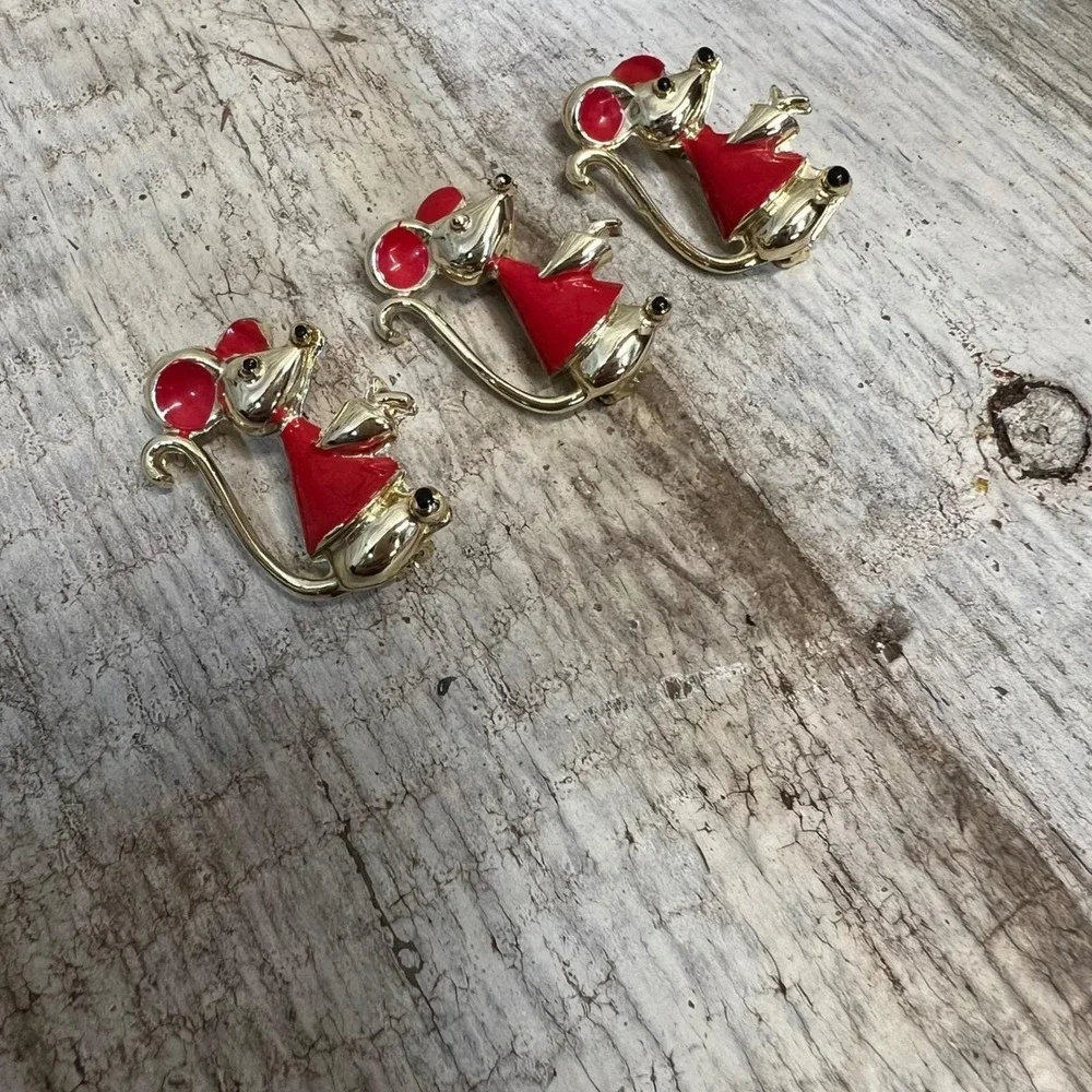 Vintage Red Gold Tone Enamel Mouse Pin Set‎ Whimsical Christmas Brooch OS